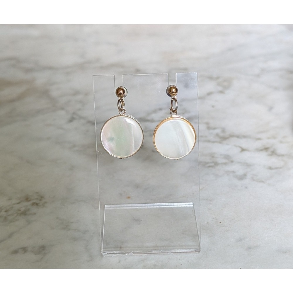 Mona So Mother of Pearl Round Drop Earrings Gold Tone Iridescent Vintage Style